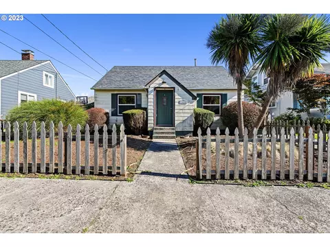 1424 3rd St, Astoria, OR 97103