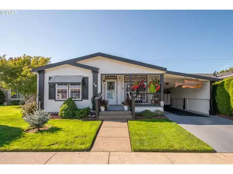 11105 Main St #18, Donald, OR 97020