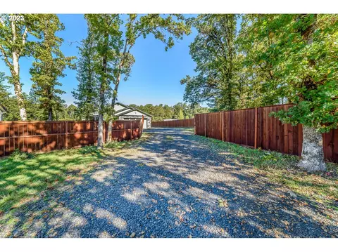38991 Rogers Ln, Dexter, OR 97431