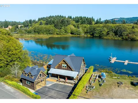4080 NE West Devils Lake Rd, Lincoln City, OR 97367