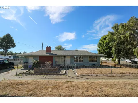 2975 Colorado Ave, North Bend, OR 97459