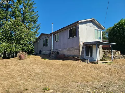 93617 Cleveland Ln, Coos Bay, OR 97420