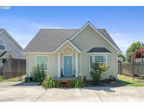 410 Del Monte Ave #A, Tillamook, OR 97141