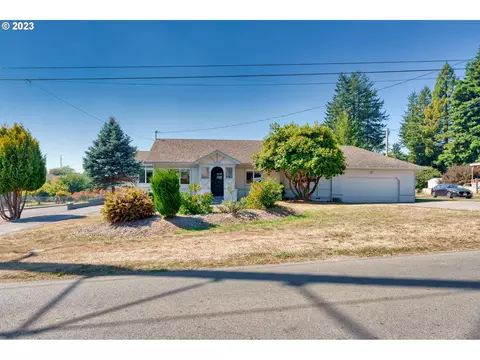 717 Old County Rd, Brookings, OR 97415