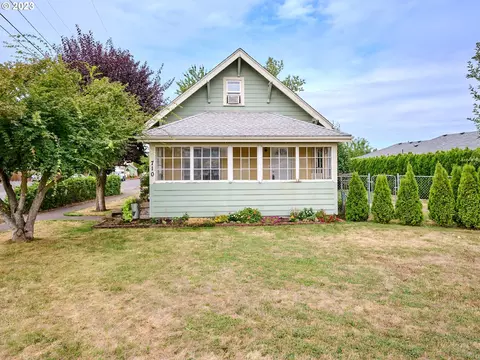 710 N Main St, Mount Angel, OR 97362