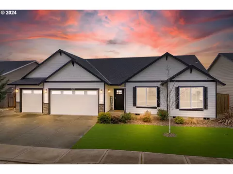 658 E Mckinley St, Carlton, OR 97111
