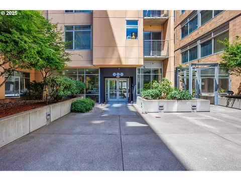 701 Columbia St #702, Vancouver, WA 98660