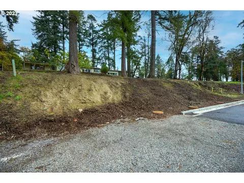 2993 Capital Dr #1, Eugene, OR 97403 photo 6