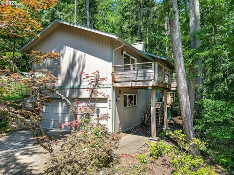 780 Brookside Dr, Eugene, OR 97405