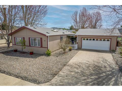 360 Trout Loop #23, Roseburg, OR 97471