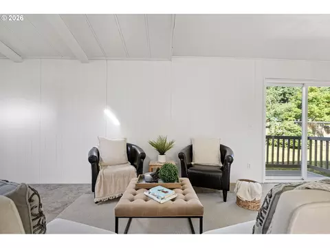5949 Lilac Ln, Springfield, OR 97478 photo 10
