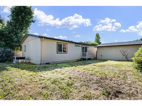 5949 Lilac Ln, Springfield, OR 97478 photo 37