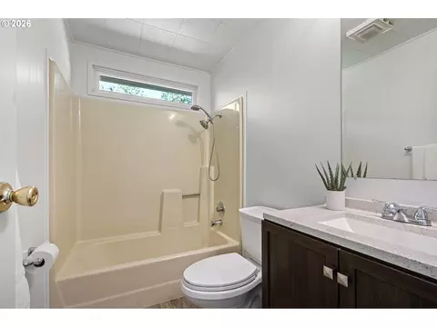 5949 Lilac Ln, Springfield, OR 97478 photo 33