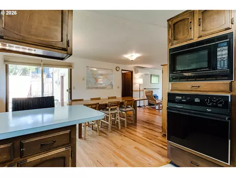 450 W 28th Ave, Eugene, OR 97405 photo 17
