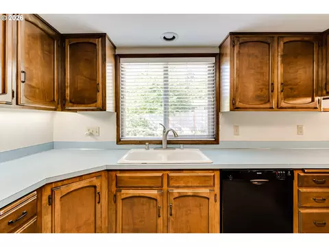 450 W 28th Ave, Eugene, OR 97405 photo 16