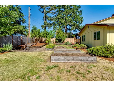 450 W 28th Ave, Eugene, OR 97405 photo 41