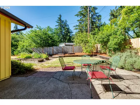 450 W 28th Ave, Eugene, OR 97405 photo 6