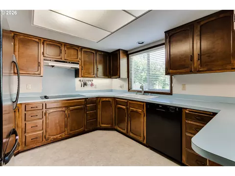 450 W 28th Ave, Eugene, OR 97405 photo 15