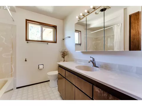 450 W 28th Ave, Eugene, OR 97405 photo 26
