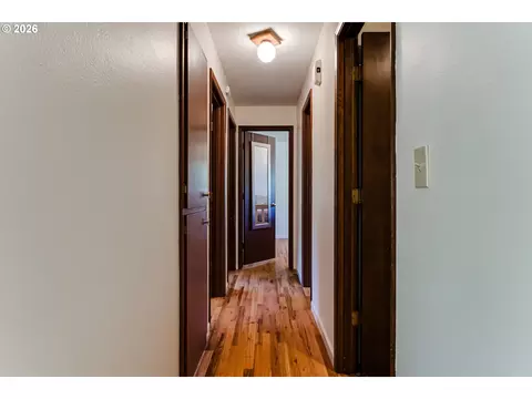 450 W 28th Ave, Eugene, OR 97405 photo 28