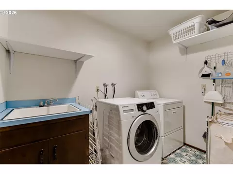 450 W 28th Ave, Eugene, OR 97405 photo 27