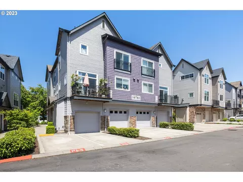 10781 NE Red Wing Way #202, Hillsboro, OR 97006