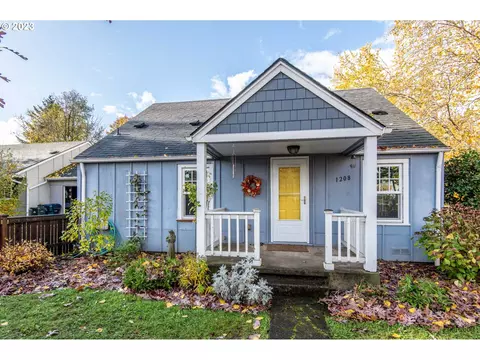 1208 Hayes St, Eugene, OR 97402