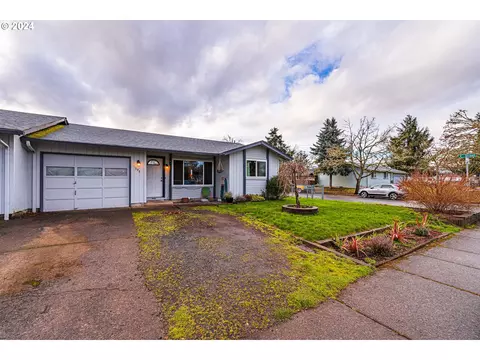 398 49th St, Springfield, OR 97478
