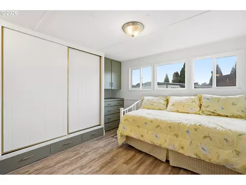 Bedroom - 3486 Rainbow Loop #28, Hubbard, OR 97032 photo 6 of 7