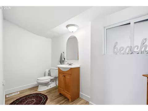 Bath - 3486 Rainbow Loop #28, Hubbard, OR 97032 photo 1 of 2