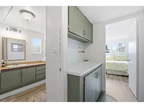 Entry Way - 3486 Rainbow Loop #28, Hubbard, OR 97032 photo 1 of 1