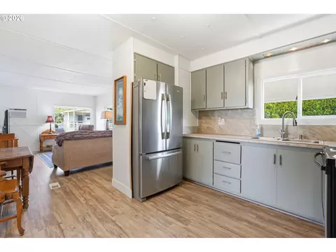 Kitchen - 3486 Rainbow Loop #28, Hubbard, OR 97032 photo 3 of 3