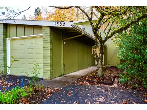 1382 Quaker St, Eugene, OR 97402 photo 1