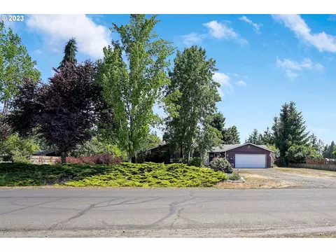 1730 Harvey St, Jefferson, OR 97352