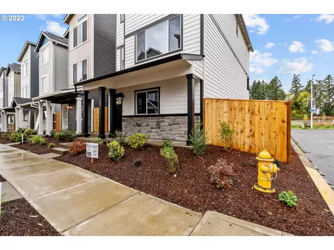 1456 N Chehalis Ln, Newberg, OR 97132