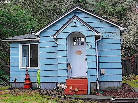 495 Floral St, Astoria, OR 97103