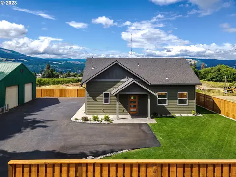 2420 Belmont Dr, Hood River, OR 97031
