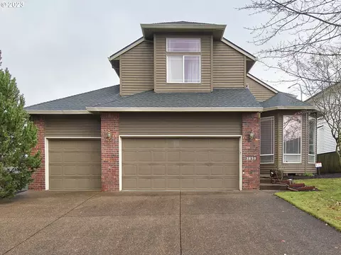 3450 NW Blackcomb Dr, Portland, OR 97229