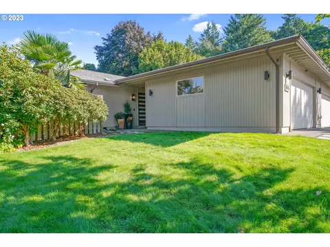 1045 Chestnut St #29, Salem, OR 97304