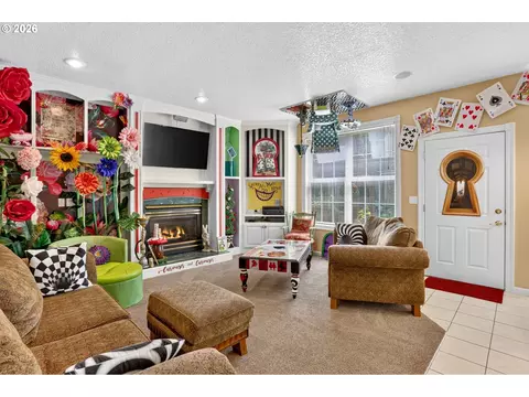 Living - 4150 SW 25th Ct, Gresham, OR 97080 photo 1 of 2