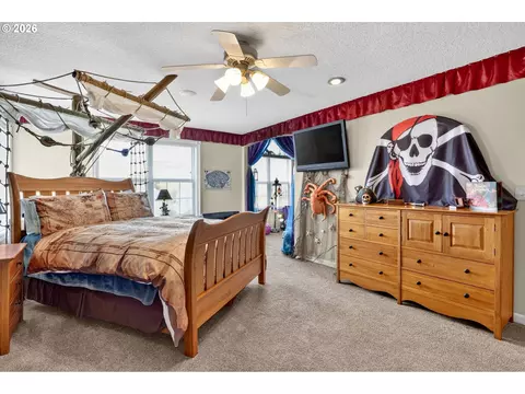 Bedroom - 4150 SW 25th Ct, Gresham, OR 97080 photo 3 of 7