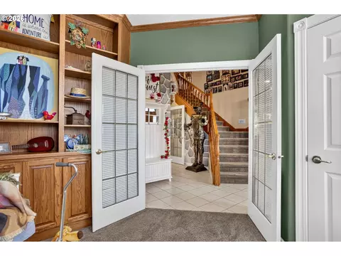 Entry Way - 4150 SW 25th Ct, Gresham, OR 97080 photo 4 of 5