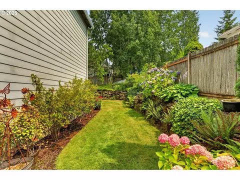 Exterior - 4150 SW 25th Ct, Gresham, OR 97080 photo 5 of 6