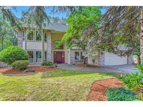 5382 Royal Oaks Dr, Lake Oswego, OR 97035