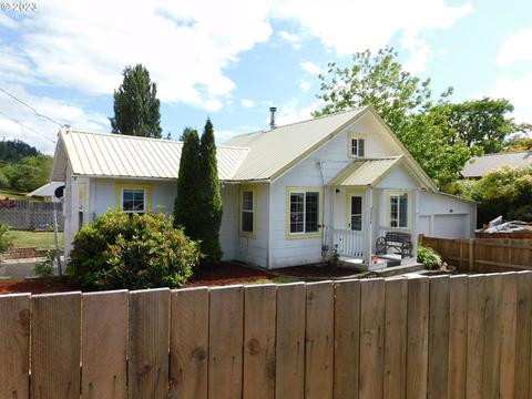 2524 Maple St, Myrtle Point, OR 97458