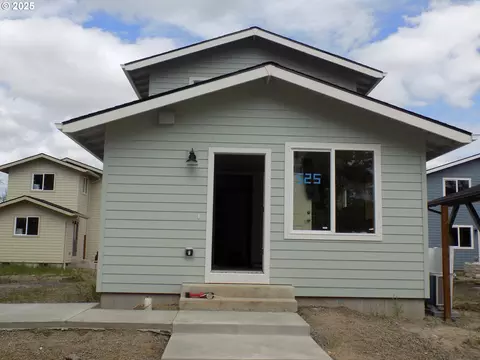 525 SE Firefly Ave, Corvallis, OR 97333