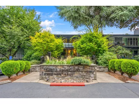 16250 Pacific Hwy #46, Lake Oswego, OR 97034