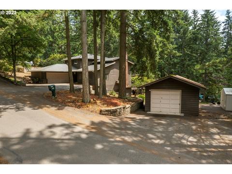 10208 SE Hillcrest Dr, Happy Valley, OR 97086