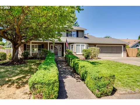 1486 Martingale St, Eugene, OR 97401