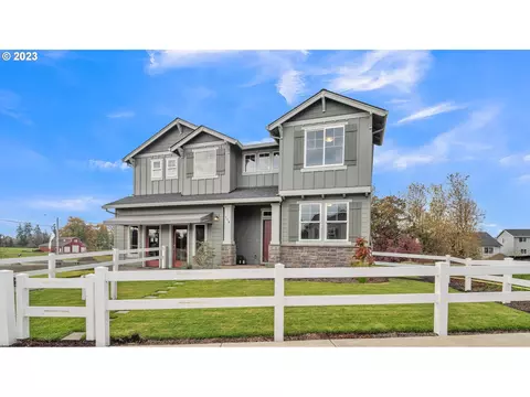 300 Cypress St, Mount Angel, OR 97362